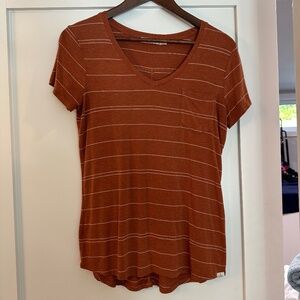 Prana Shirt: Foundation Short Sleeve V-neck, Size Small, Copper Heather Strip